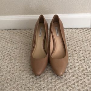 Cole Haan nude pumps